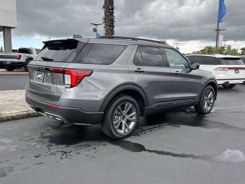 New 2026 Ford Explorer Active AWD/4WD image 3