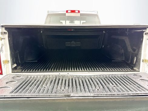 Used 2017 RAM 2500 SLT RWD image 16