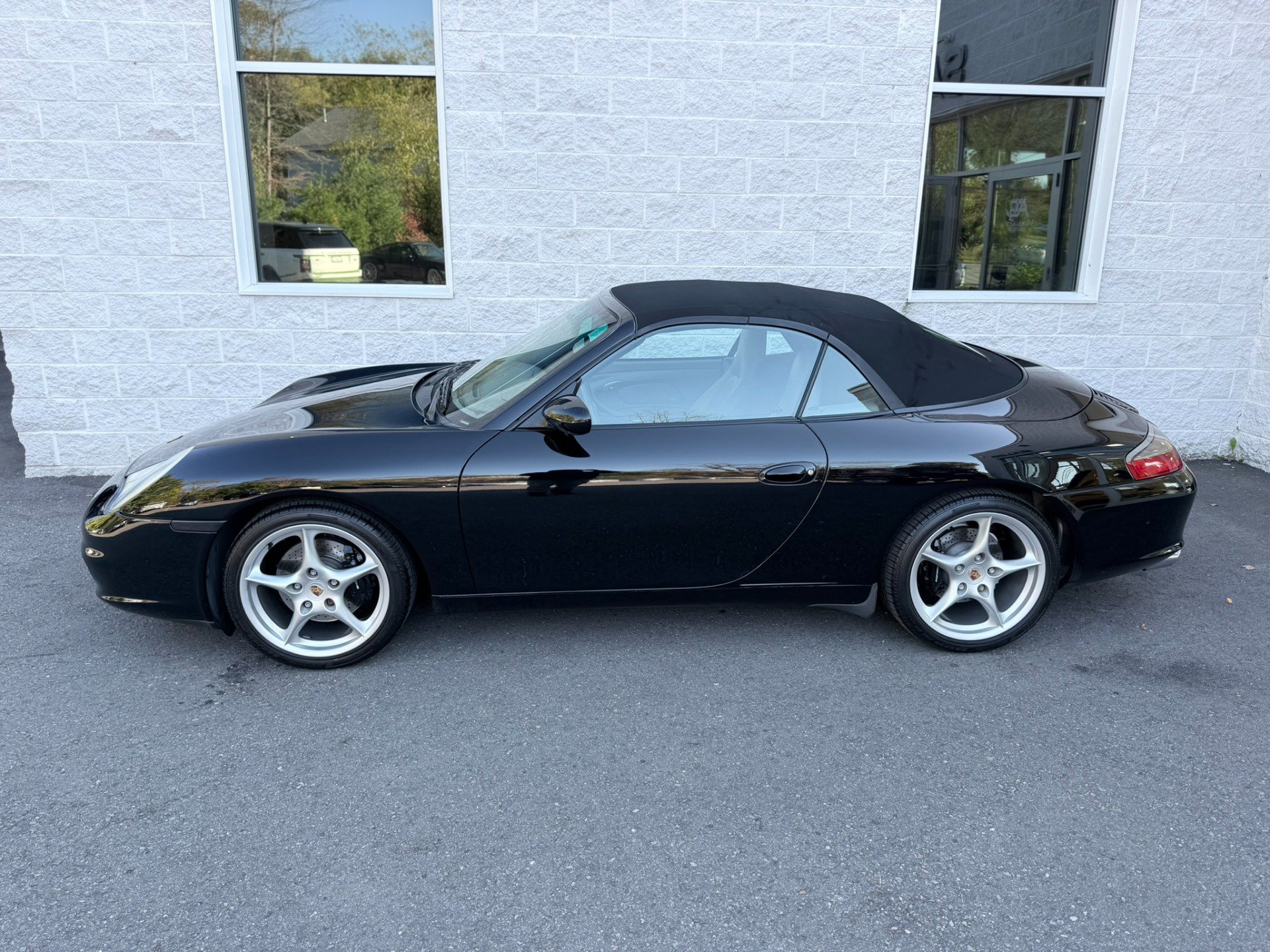 Used 2002 Porsche 911 Carrera 4 AWD/4WD image 8