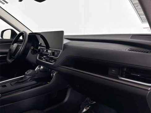 Certified 2024 Toyota Grand Highlander XLE image 44