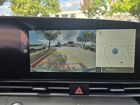 New 2025 Hyundai Elantra Limited image 11