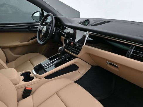 Used 2026 Porsche Macan AWD/4WD image 14