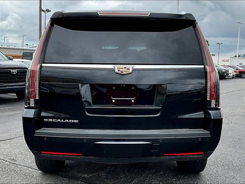 Used 2020 Cadillac Escalade Luxury AWD/4WD image 5