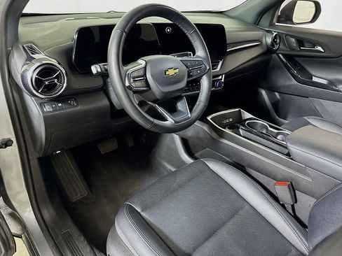 Used 2025 Chevrolet Equinox LT w/ Convenience Package II FWD image 7