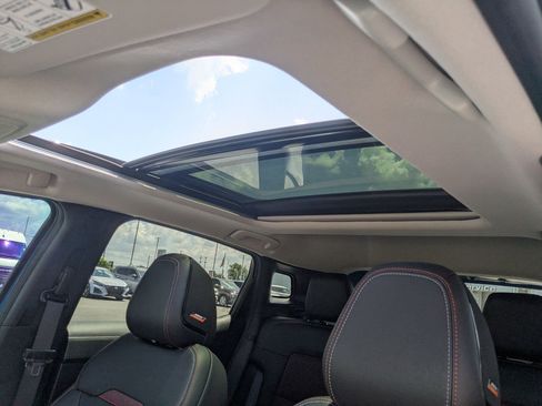 New 2025 Nissan Kicks SR w/ SR Premium Package image 25