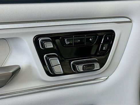 Used 2025 RAM 1500 Tungsten AWD/4WD image 22