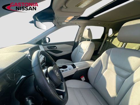 Used 2023 Nissan Rogue SL w/ SL Premium Package image 29