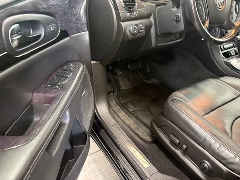 Used 2017 Buick Enclave Premium w/ Enclave Tuscan Edition FWD image 15