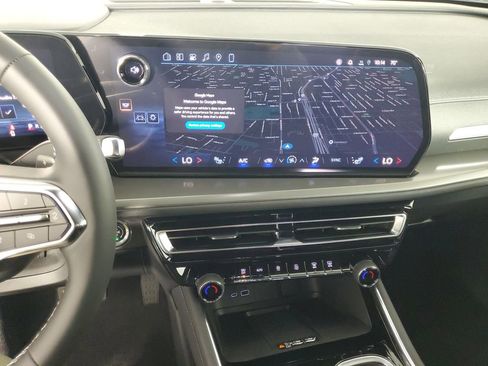 New 2026 Chevrolet Traverse LT w/ LPO, Floor Liner Package FWD image 16