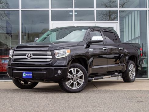Used 2017 Toyota Tundra Platinum image 1