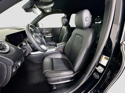 Used 2025 Mercedes-Benz GLB 250 image 19