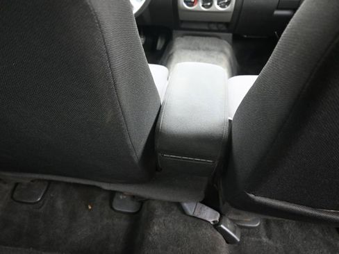 Used 2011 Chevrolet Colorado LT image 28