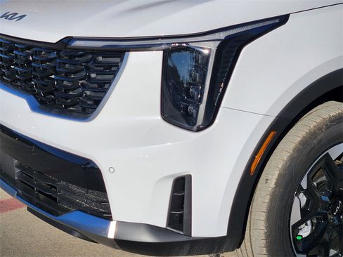 New 2026 Kia Sorento S image 6