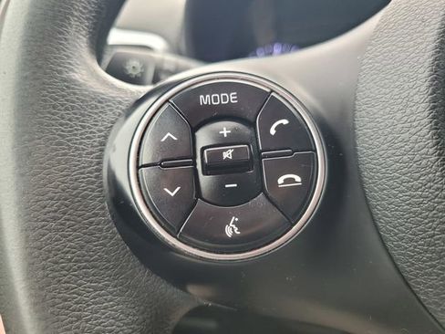 Used 2022 Kia Soul LX image 27