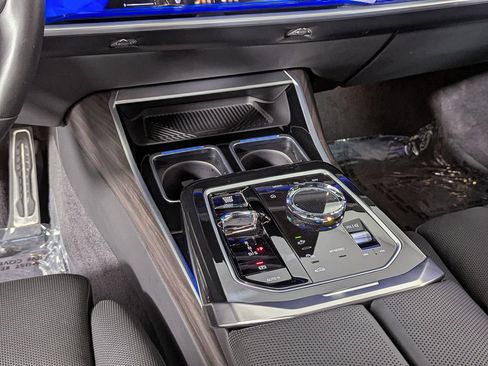 Certified 2024 BMW 760i xDrive AWD/4WD image 53
