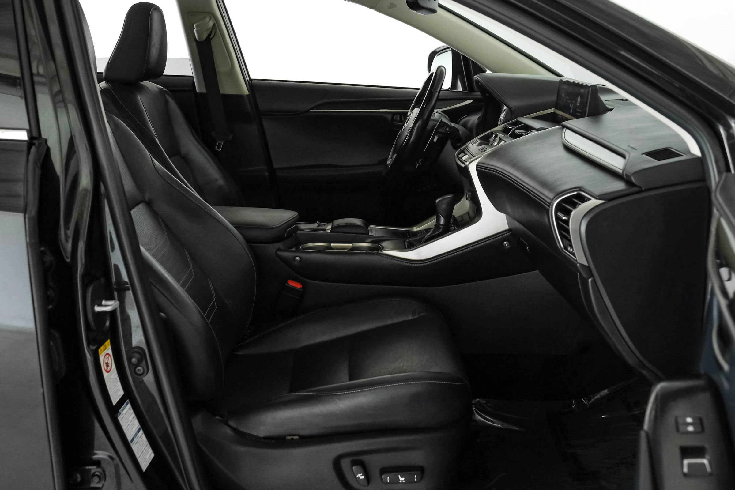 Used 2018 Lexus NX 300h AWD w/ Luxury Package image 27