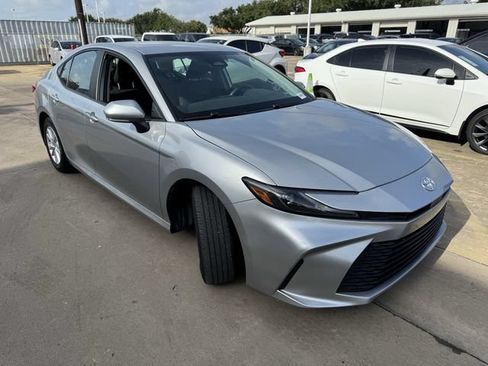 Used 2025 Toyota Camry LE FWD image 3