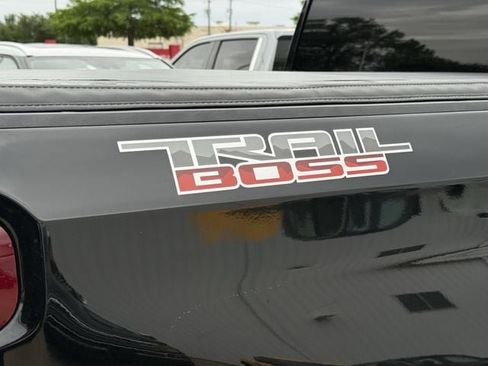 Used 2022 Chevrolet Silverado 1500 Custom Trail Boss AWD/4WD image 10