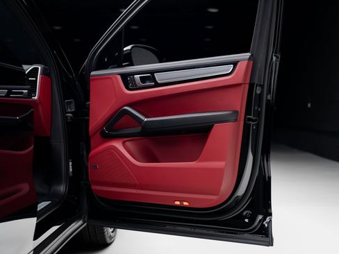 Used 2023 Porsche Cayenne S image 62