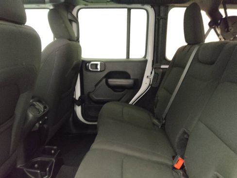 Used 2018 Jeep Wrangler Unlimited Sport S image 18