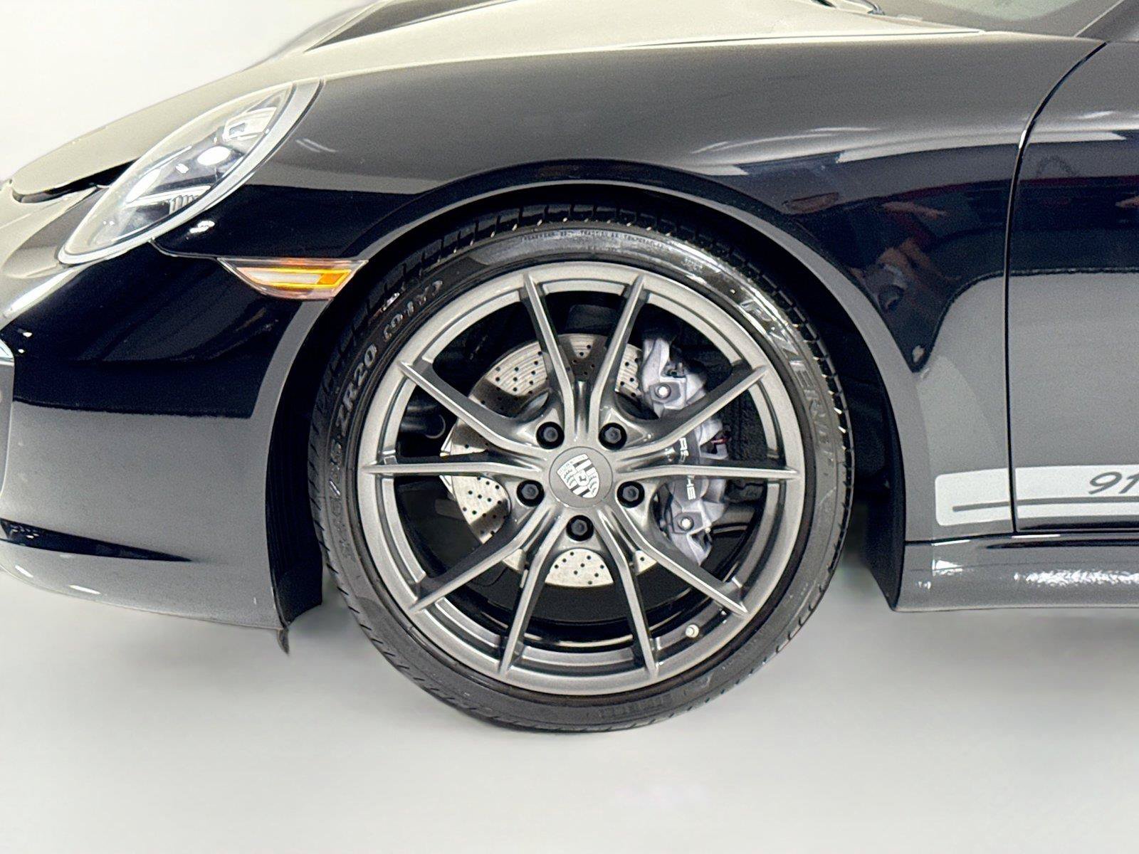 Used 2019 Porsche 911 Carrera T w/ Carrera T Interior Package RWD image 34