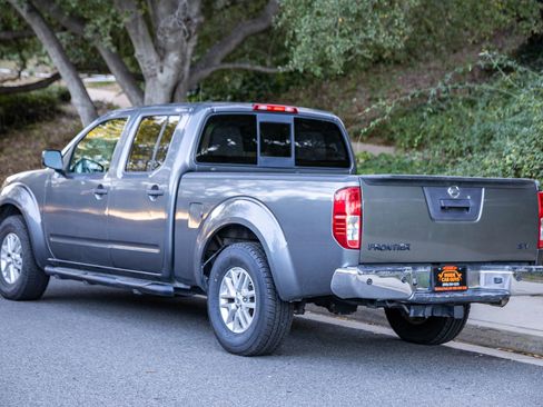 Used 2017 Nissan Frontier SV w/ SV Value Truck Package image 6
