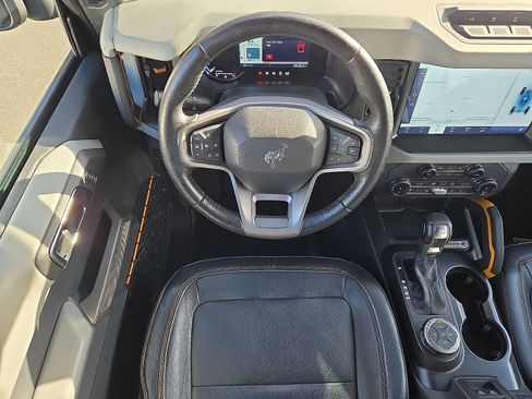 Used 2022 Ford Bronco Badlands image 12