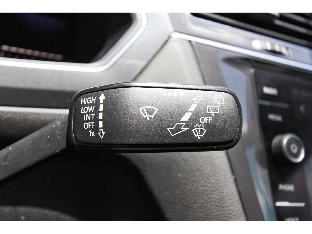 Used 2022 Volkswagen Tiguan SE AWD/4WD image 20