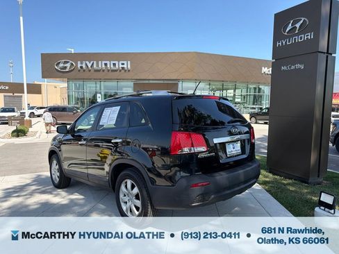 Used 2012 Kia Sorento LX w/ Convenience Pkg FWD image 12