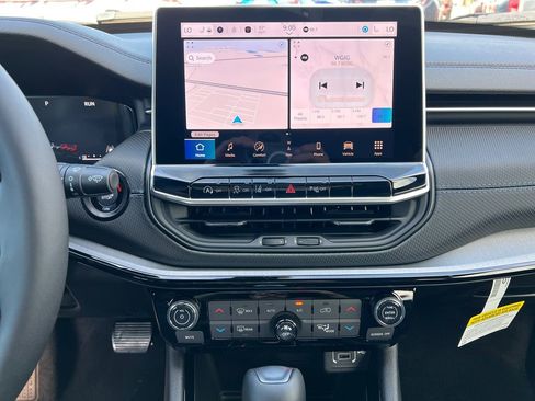 New 2025 Jeep Compass Limited w/ High Altitude Package image 8