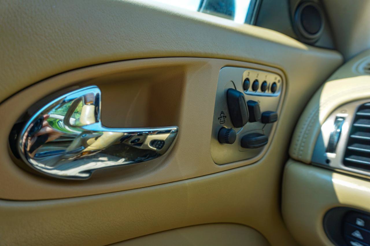 Used 2007 Jaguar XK Convertible RWD image 25