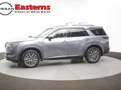 Used 2024 Nissan Pathfinder SL AWD/4WD image 58