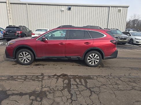 Used 2022 Subaru Outback Premium image 6