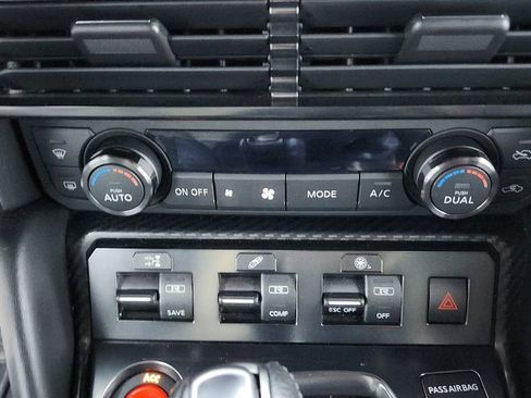 Used 2021 Nissan GT-R Premium image 33