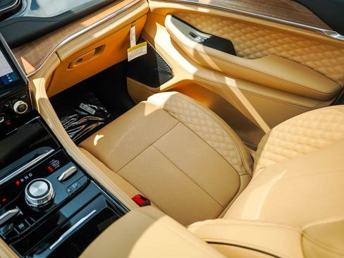 New 2025 Jeep Grand Cherokee Summit image 25