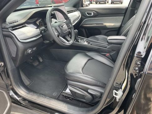 Used 2024 Jeep Compass Latitude AWD/4WD image 19