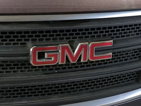 Used 2015 GMC Acadia SLE image 23