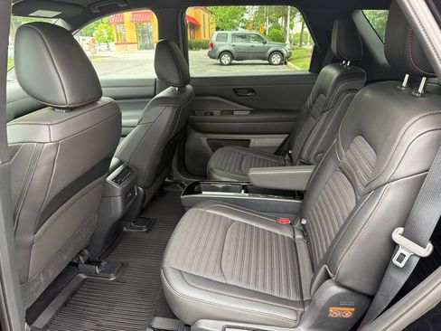 Used 2024 Nissan Pathfinder Rock Creek AWD/4WD image 27
