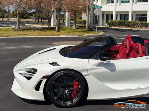 Used 2024 McLaren 750S Spider image 42