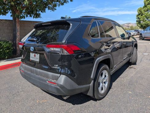 Used 2020 Toyota RAV4 LE w/ All Weather Liner Package AWD/4WD image 8