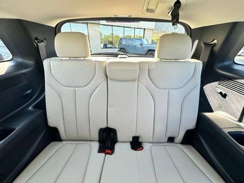 Used 2022 Hyundai Palisade SEL w/ 8P Bench Seat Package AWD/4WD image 28
