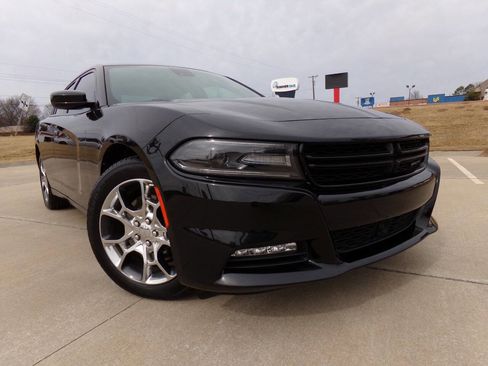 Used 2016 Dodge Charger SXT w/ AWD Premium Group image 10