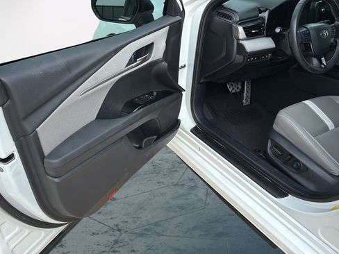 Used 2025 Toyota Camry SE w/ Multimedia Upgrade Package image 10