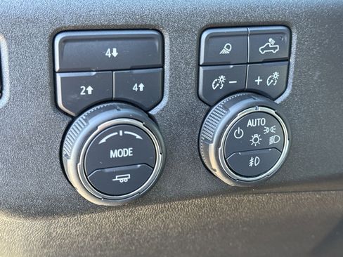 Used 2025 Chevrolet Silverado 2500 LT w/ Z71 Chrome Sport Edition image 14