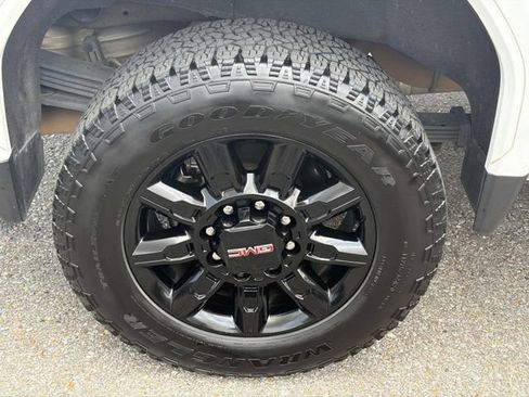 Used 2025 GMC Sierra 2500 AT4 w/ AT4 Premium Plus Package AWD/4WD image 5