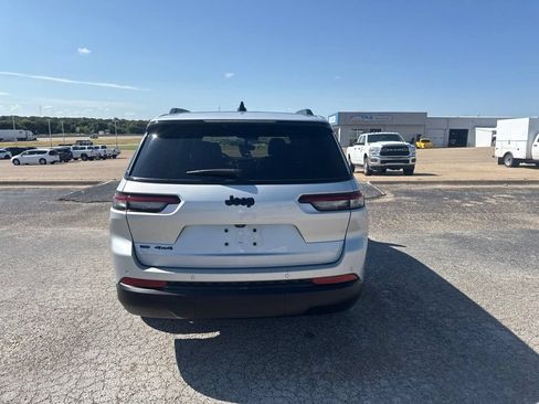 Used 2023 Jeep Grand Cherokee L Laredo AWD/4WD image 6