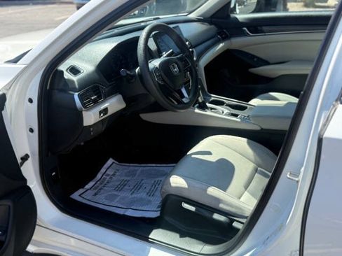 Used 2018 Honda Accord LX image 10