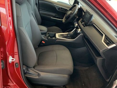 Used 2021 Toyota RAV4 LE AWD/4WD image 13