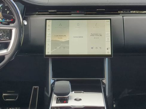 Certified 2025 Land Rover Range Rover SE AWD/4WD image 29