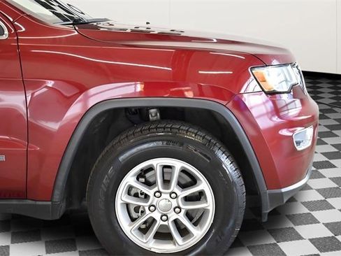 Used 2019 Jeep Grand Cherokee Laredo image 13